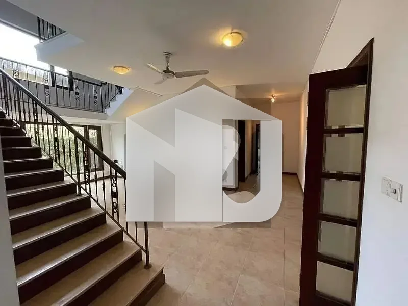 Spacious 6-Bedroom House With Front Garden Available For Rent In F-8 Islamabad, photo 3