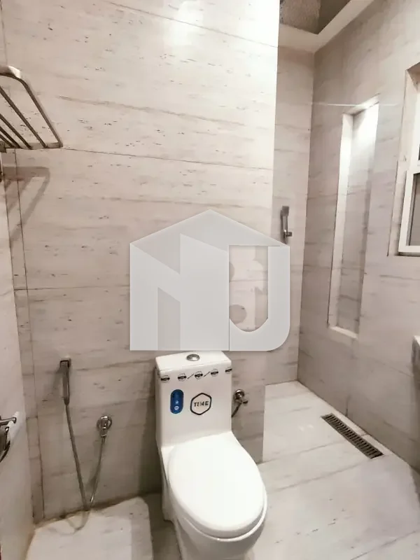 10 Marla Brand New Designer House, photo 8