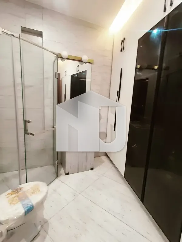 10 Marla Brand New Designer House, photo 4