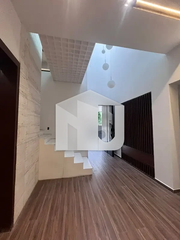10 Marla Brand New Designer House, photo 18