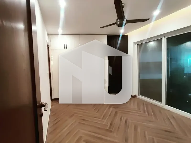 10 Marla Brand New Designer House, photo 14