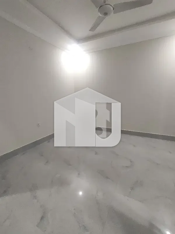 E-11 Mind Blowing Location Main Road What A Outstanding Triple Storey Full House For Rent, photo 4
