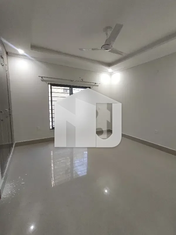 E-11 Mind Blowing Location Main Road What A Outstanding Triple Storey Full House For Rent, photo 7