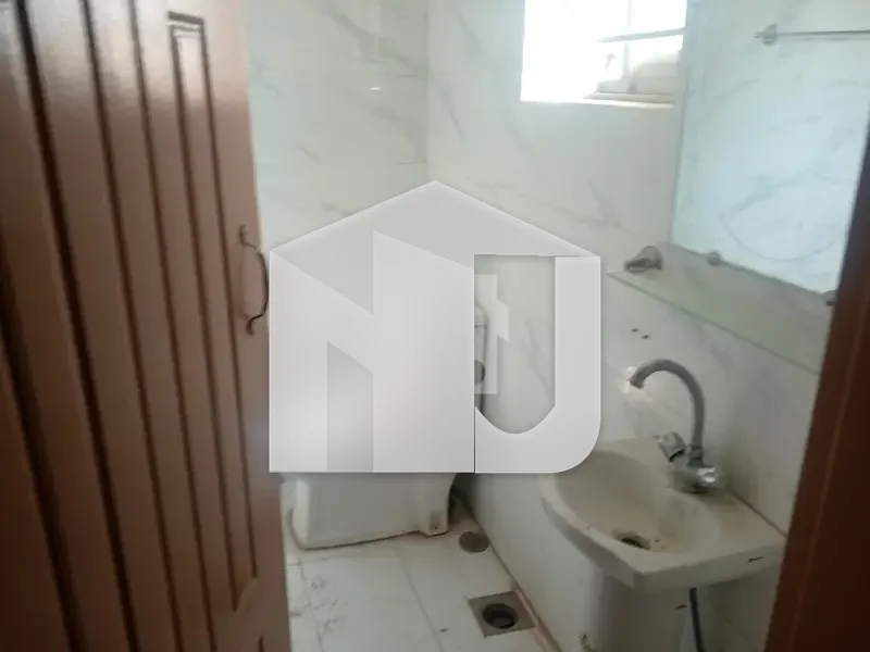 8 Marla House for Rent in C1 MPCHS Islamabad | Basement + Ground + Top Floor | Near Markaz, Masjid & Park, photo 6