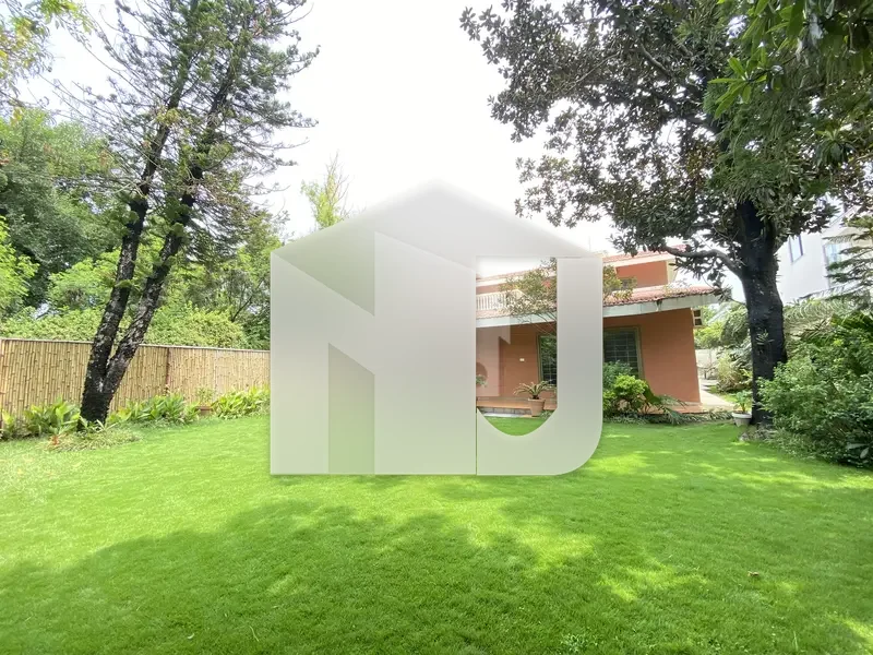 Beautiful House Available For Rent With Big Lawn On Prime Location, photo 5