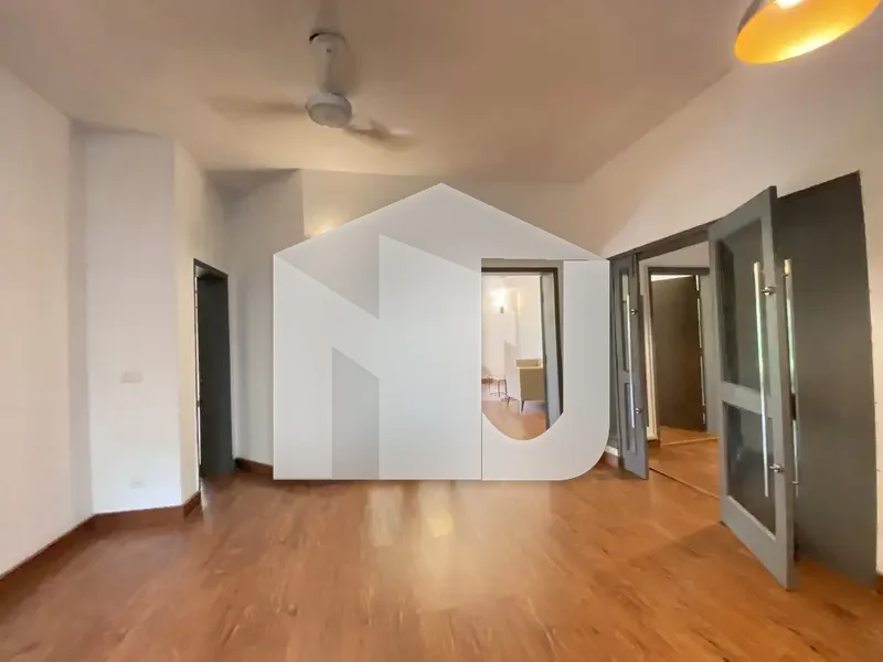 Beautiful House Available For Rent With Big Lawn On Prime Location, photo 29