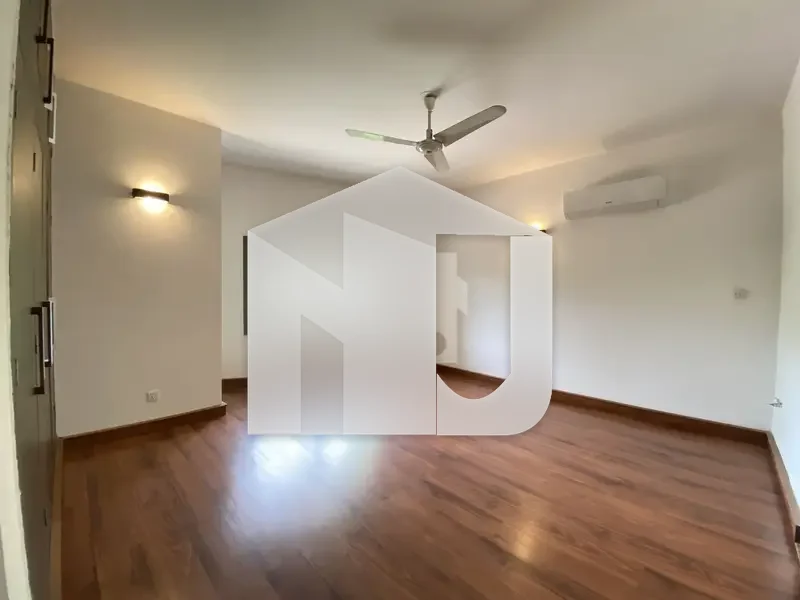 Beautiful House Available For Rent With Big Lawn On Prime Location, photo 20