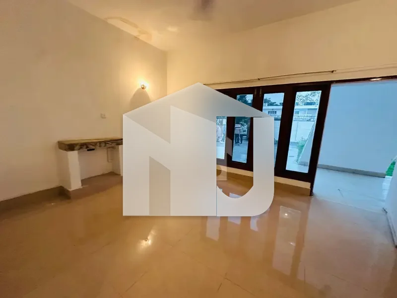 4 Kanal House For Rent With Big Lawn In F-8 On Prime Location, photo 12