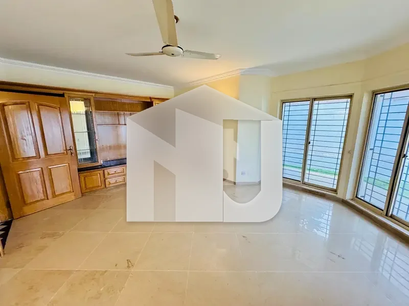 House For Rent In F-6 On Prime Location, photo 5