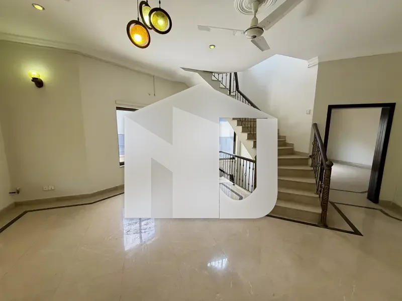 House For Rent With Basement In F-7 On Prime Location, photo 9