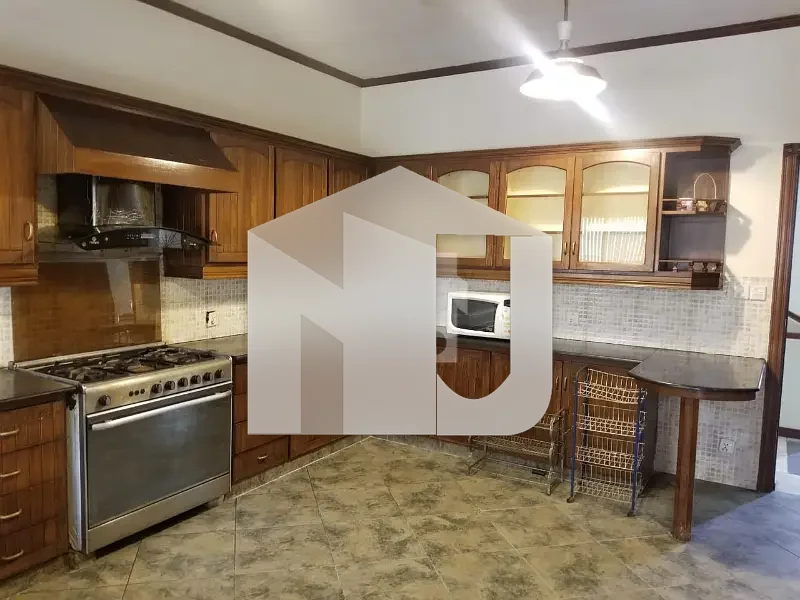 BRIGHT AND SPACIOUS HOUSE FOR RENT, photo 13