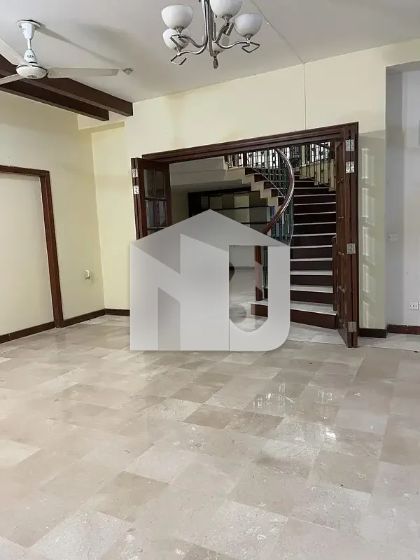 2 KANAL RENNOVATED FULL HOUSE FOR RENT IN F-7, photo 12