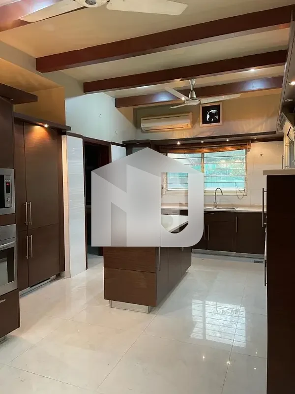 2 KANAL RENNOVATED FULL HOUSE FOR RENT IN F-7, photo 10