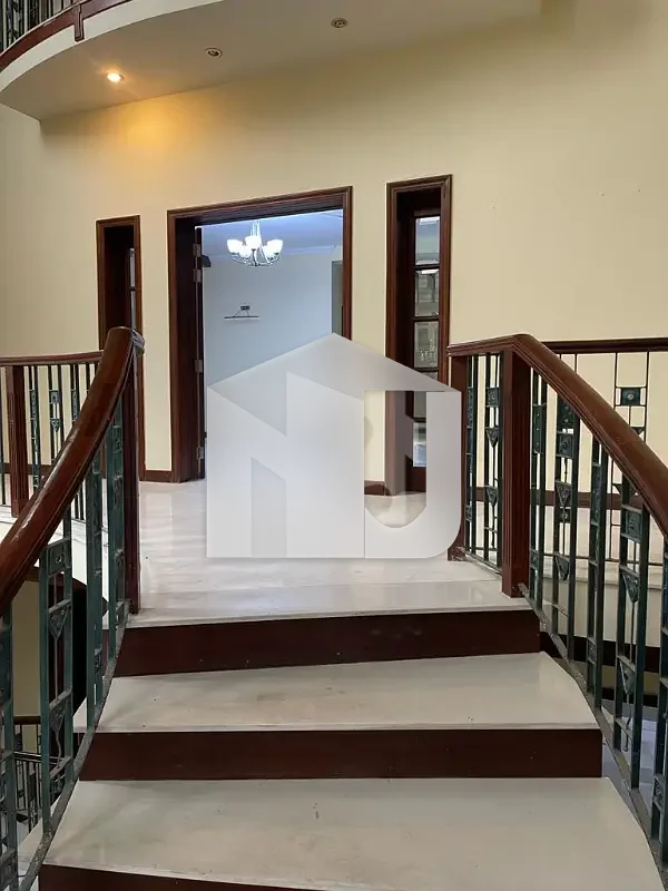 2 KANAL RENNOVATED FULL HOUSE FOR RENT IN F-7, photo 7