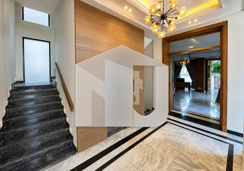 Luxurious 6-Bedroom House With Lift & Basement For Rent In F-7, photo 2