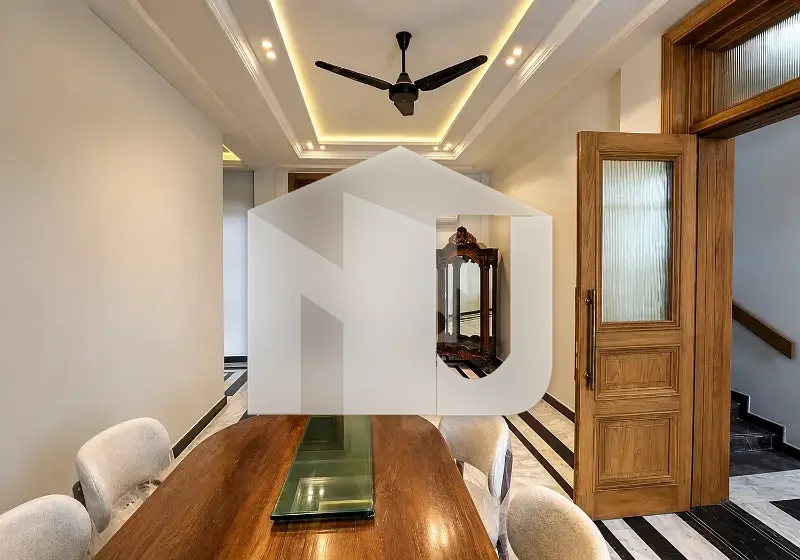 Luxurious 6-Bedroom House With Lift & Basement For Rent In F-7, photo 8
