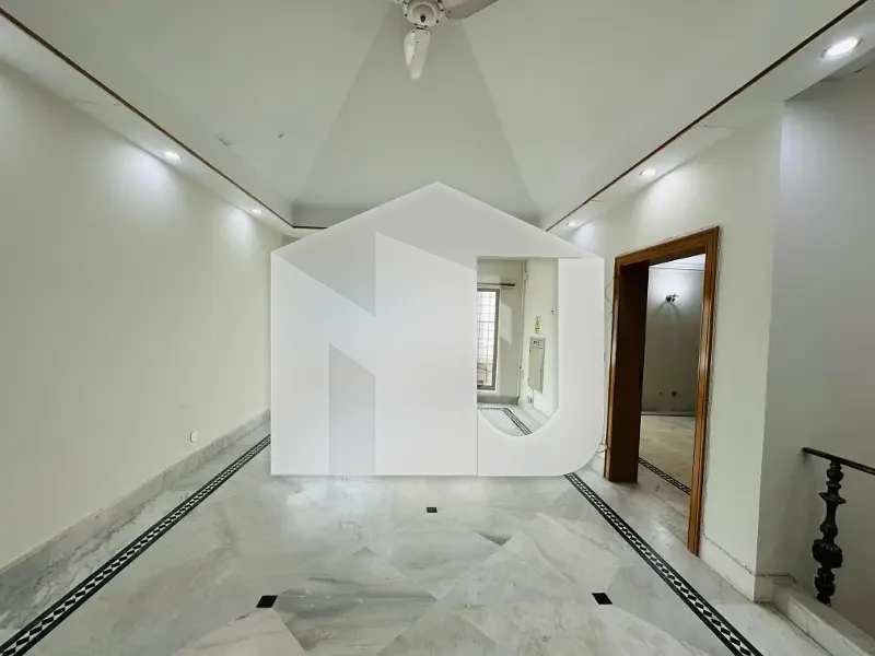 Beautiful House Available For Rent In F-7, photo 4