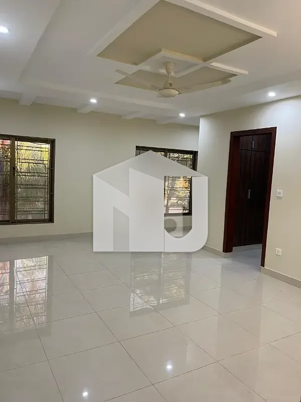 BRAND NEW LAVISH HOUSE FOR RENT IN SECTOR F-7 ISLAMABAD, photo 23