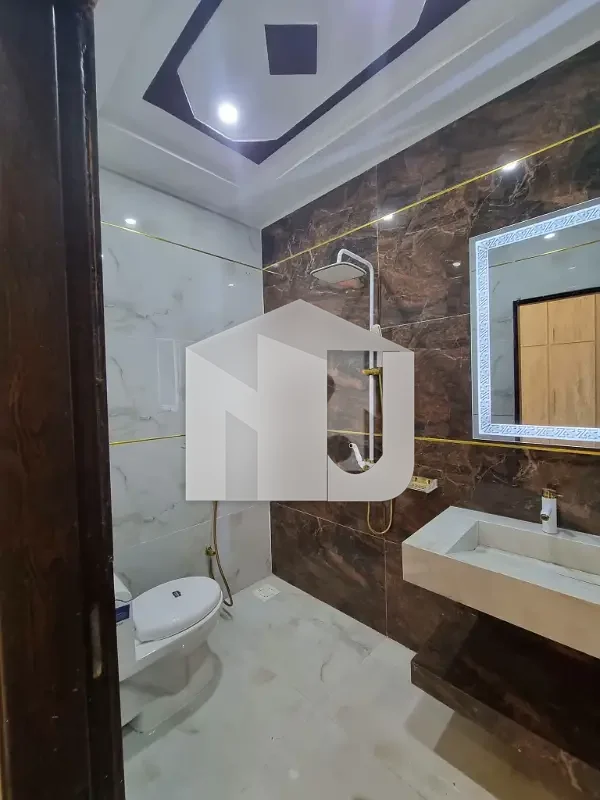 E-11 MPCHS Out Classic Location Full House For Rent, photo 6
