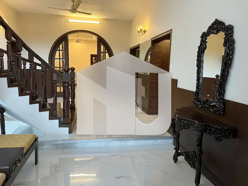 Peaceful Location Unfurnished Lavish House For Rent F-10 Islamabad, photo 8