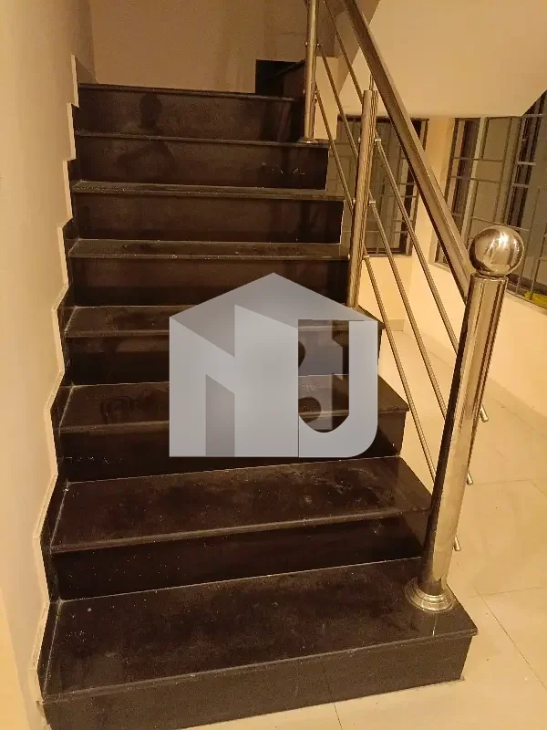 Dable story House For Rent E. 11, photo 18