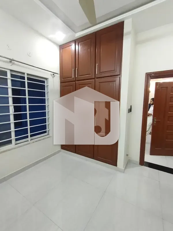10 Marla Brand New House For Rent In G13, photo 3