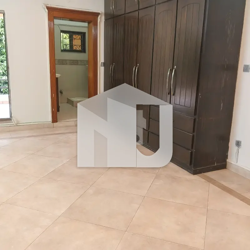 I-8/3 NEAR TO SHIFA HOSPITAL CORNER TRIPLE STOREY KANAL INDEPENDENT HOUSE WITH GREEN LAWN 2, photo 11