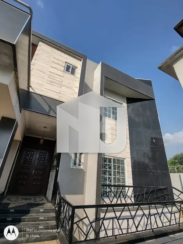 B17 B Block 1 Kanal Top Location Triple Storey House For Rent All Facilities Available, photo 16