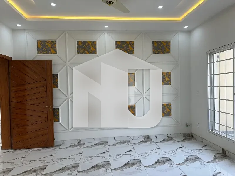 10 Marla Full House Available For Rent, photo 10