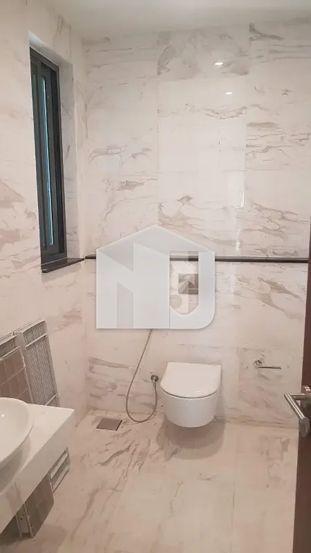 New Triple Storey 9 Beds House At Good Location On Reasonable Rent, photo 7