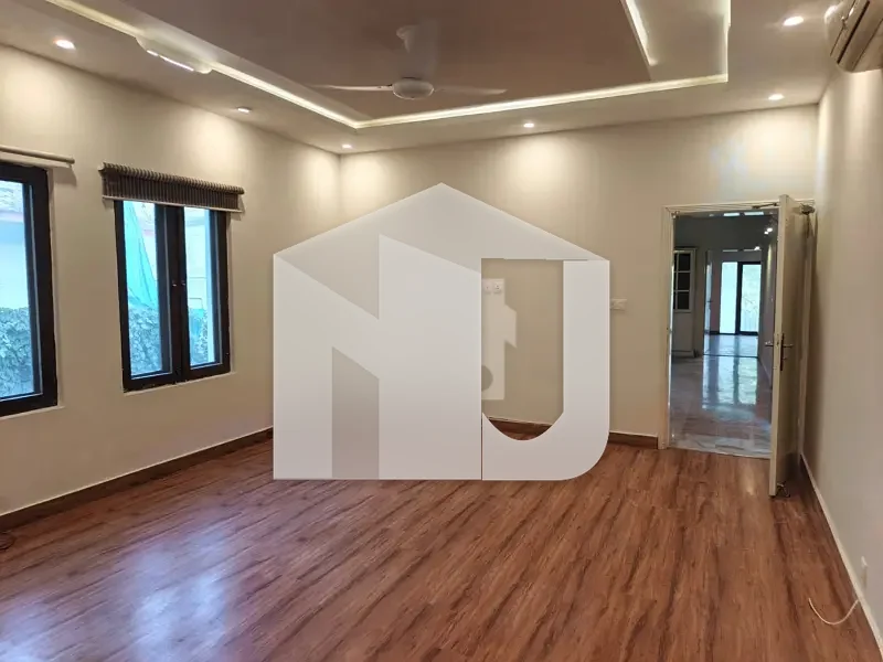 F-10 Excellent Double Storey House 500 SQY Along With Basement And Solar System Proper 5 Bedrooms, Proper 5 Attached Bathrooms Modern Fittings Along With Wooden And Marble Flooring, photo 14