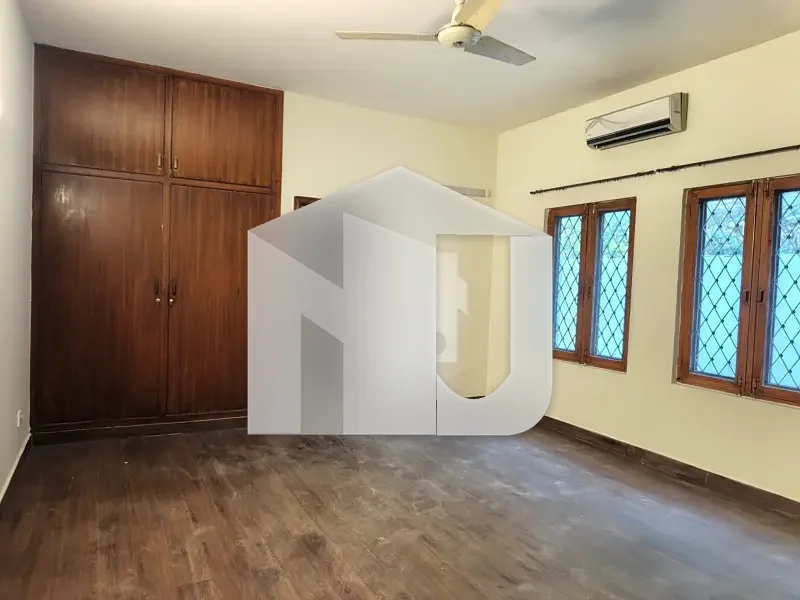 F-10 Excellent Double Storey House 500 SQY Along With Basement And Solar System Proper 5 Bedrooms, Proper 5 Attached Bathrooms Modern Fittings Along With Wooden And Marble Flooring, photo 18