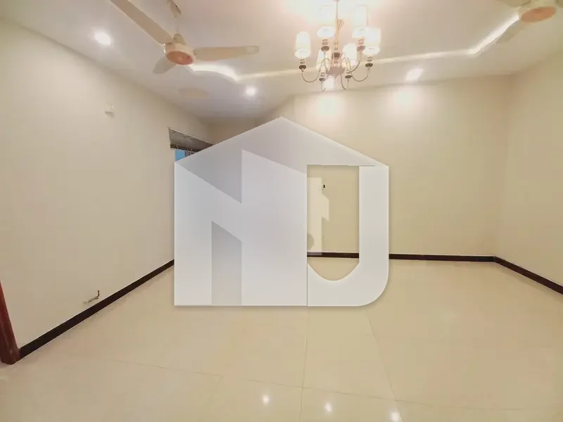 E-11 8 Marla Full House Available For Rent, photo 11