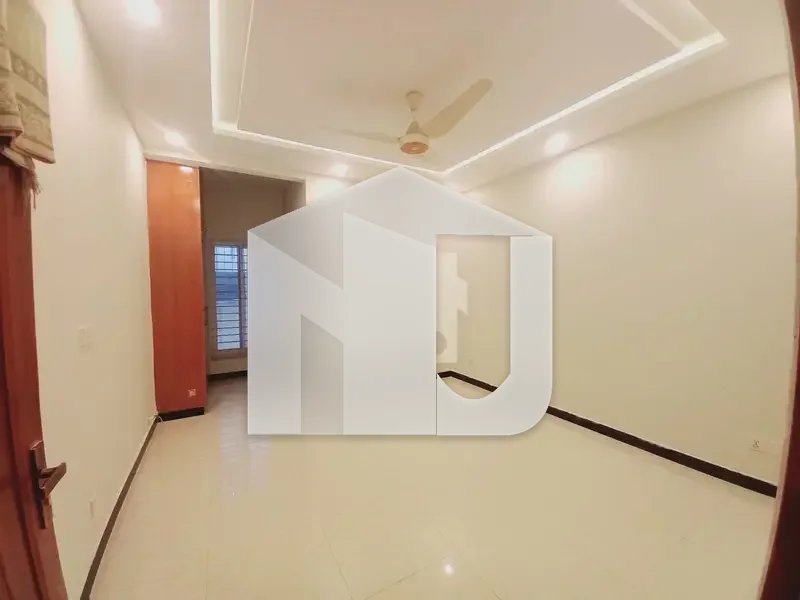 E-11 8 Marla Full House Available For Rent, photo 2