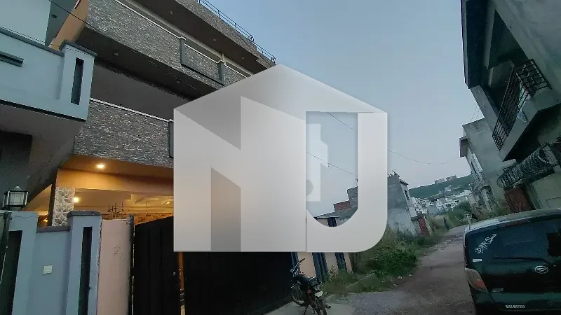 12 Marla Triple Storey House For Rent North Bani Gala Islamabad, photo 2