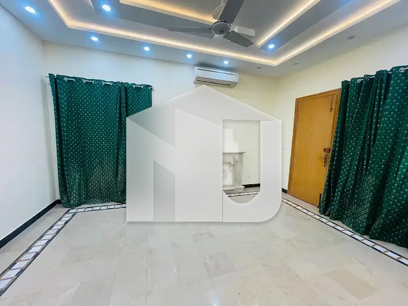 Beautiful Luxurious 4 Bedroom Renovated House, photo 14
