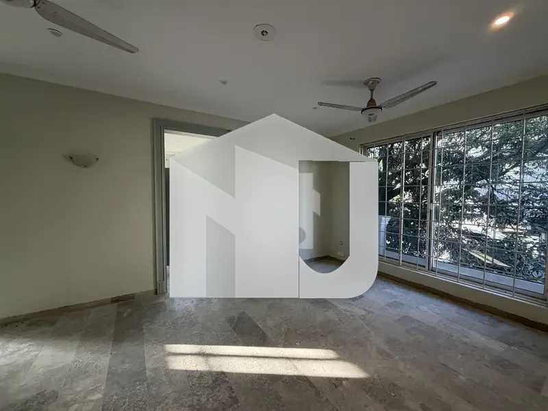 666 Sq. Yards | Newly Renovated Triple-Storey House On Main Hill Road, F-6 | 10+ Bedrooms | Walking Distance To F-6 Markaz, photo 19