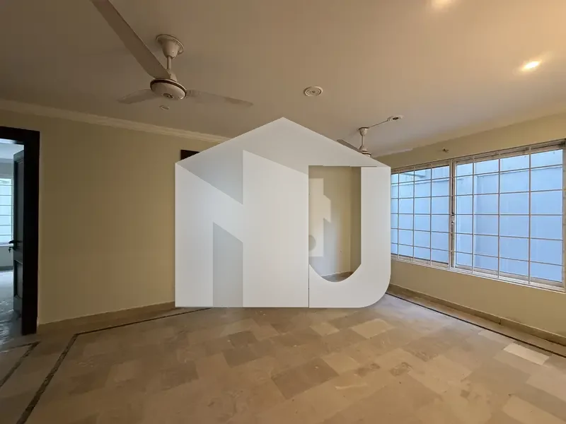 666 Sq. Yards | Newly Renovated Triple-Storey House On Main Hill Road, F-6 | 10+ Bedrooms | Walking Distance To F-6 Markaz, photo 13