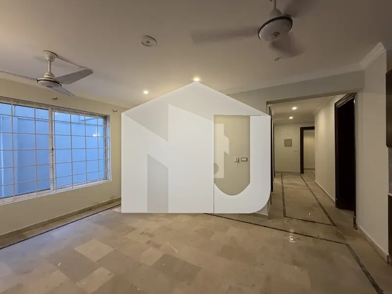 666 Sq. Yards | Newly Renovated Triple-Storey House On Main Hill Road, F-6 | 10+ Bedrooms | Walking Distance To F-6 Markaz, photo 14