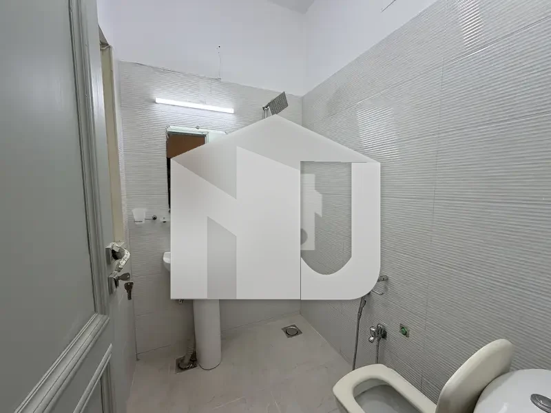 666 Sq. Yards | Newly Renovated Triple-Storey House On Main Hill Road, F-6 | 10+ Bedrooms | Walking Distance To F-6 Markaz, photo 10