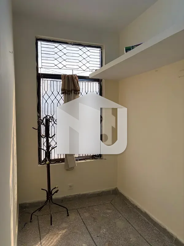 I-8 Triple Storey House For Hostel, photo 11