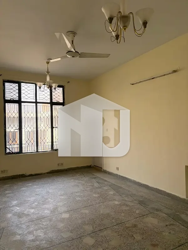 I-8 Triple Storey House For Hostel, photo 4