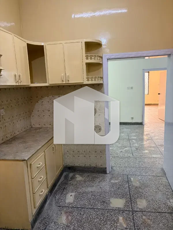 I-8 Triple Storey House For Hostel, photo 17
