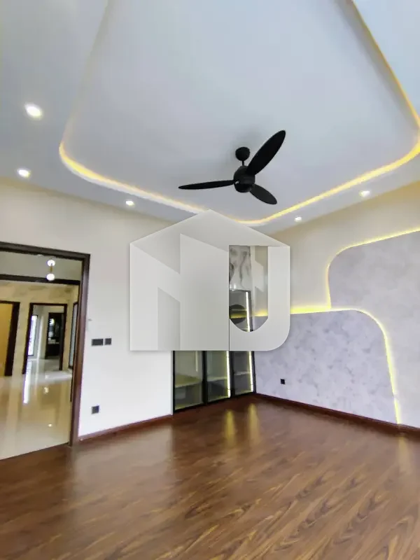 D-12-3 Main Location Brand New Full House For Rent, photo 10