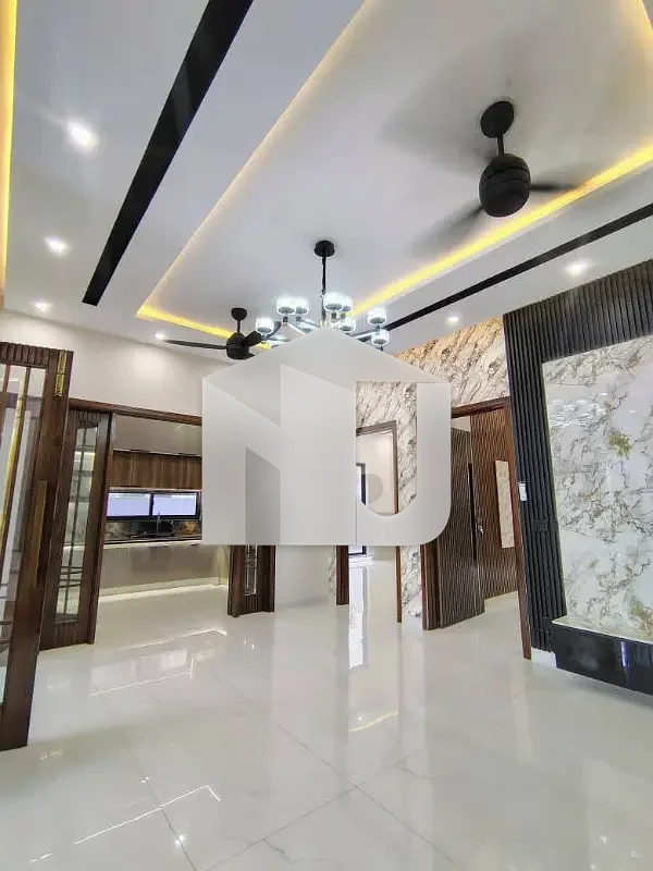 D-12-3 Main Location Brand New Full House For Rent, photo 4