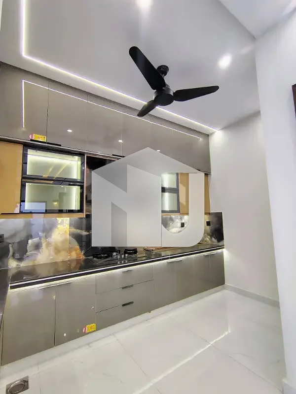 D-12-3 Main Location Brand New Full House For Rent, photo 9
