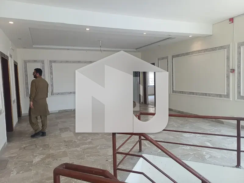 G 6 FULL HOUSE ( 2133 SQ YDS ) DOUBLE STOREY UN FURNSHED AVIALABLE FOR RENT, photo 7