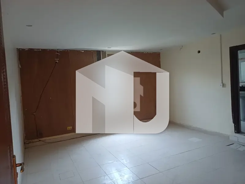 G 6 FULL HOUSE ( 2133 SQ YDS ) DOUBLE STOREY UN FURNSHED AVIALABLE FOR RENT, photo 4
