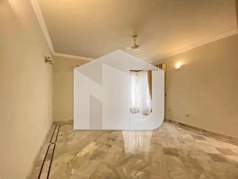 Beautiful House Available For Rent On Prime Location, photo 16