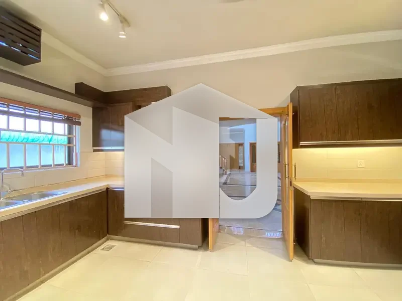 Beautiful House Available For Rent On Prime Location, photo 9